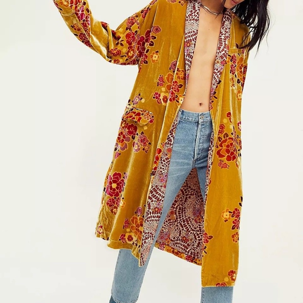 ISO of this velvet duster of Free People in size M or L!!
